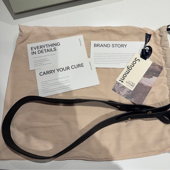 Chic Black Hobo Bag with Sleek Design and Versatile Style - Picture 14 of 14